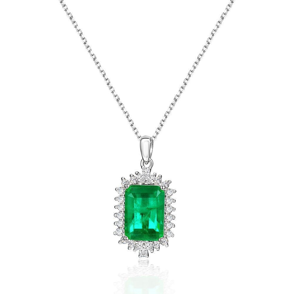 Collar con colgante rectangular de circonia esmeralda sintética verde esmeralda en halo, de plata esterlina S925