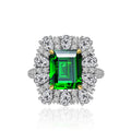 Anillo de plata S925 con corona halo de circonia esmeralda sintética cortada en esmeralda verde