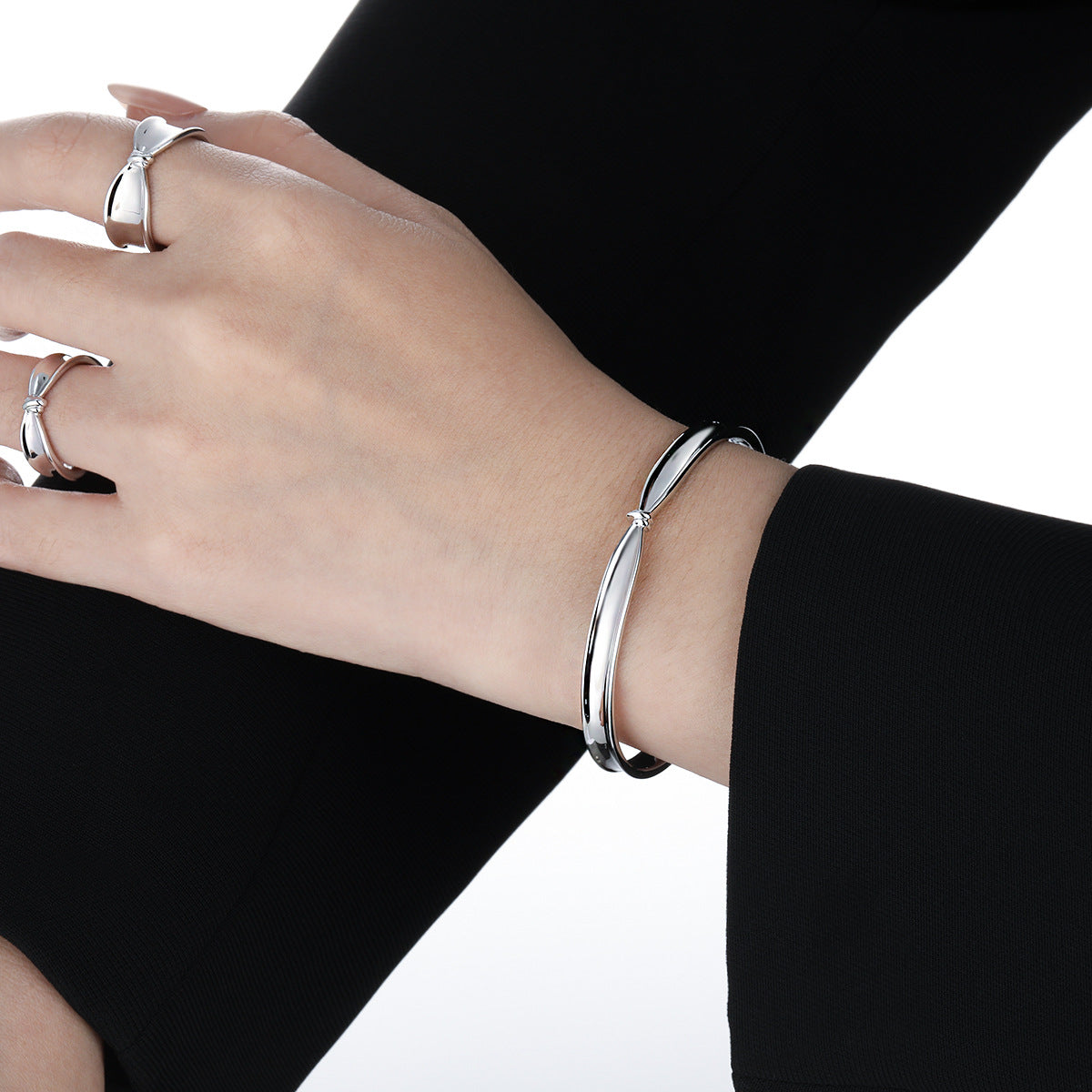 Girl Fashion Knot 925 Sterling Silver Open Bangle