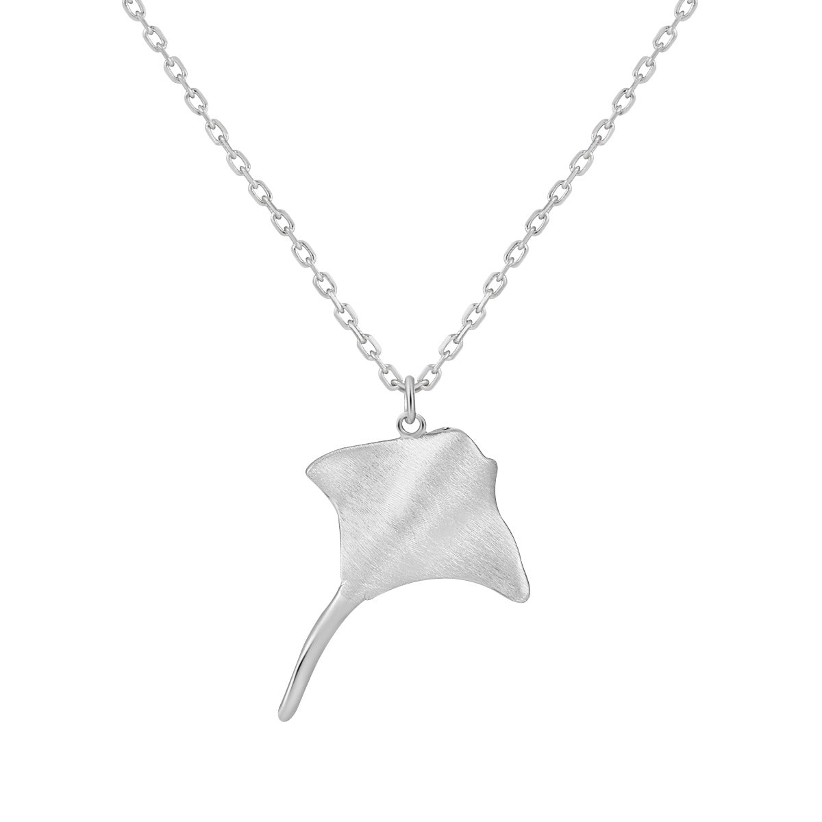 Collar con colgante de animal manta raya en plata de ley 925 con textura mate cepillada