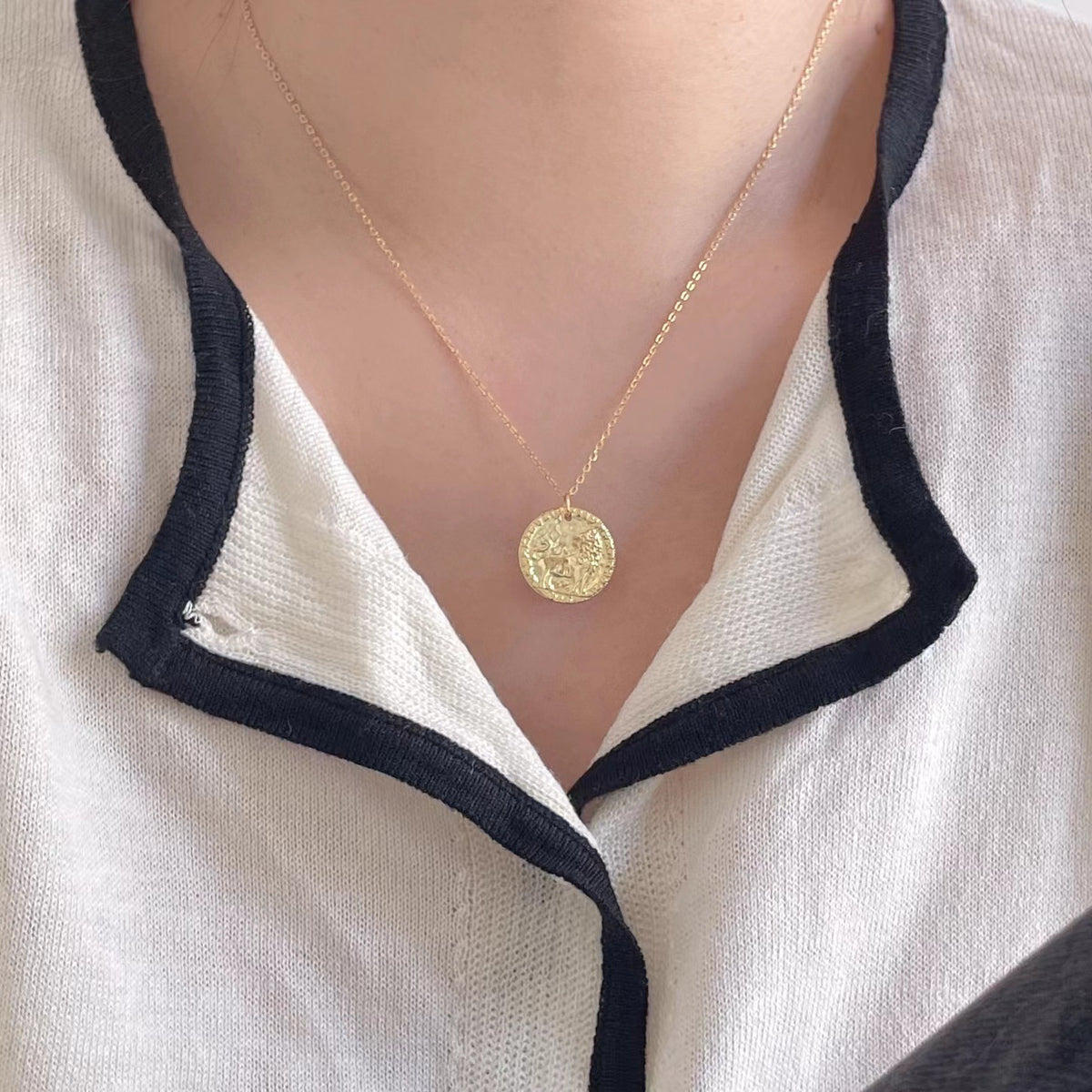 Casual Round Relief Brave Lion 925 Sterling Silver Necklace