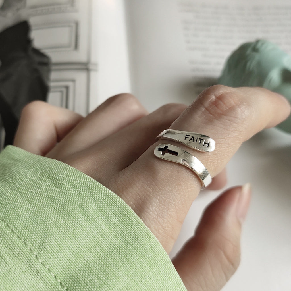 Anillo abierto con inscripción de fe religiosa minimalista para mujeres, cruz, estilo vintage, de plata esterlina 925, ajustable