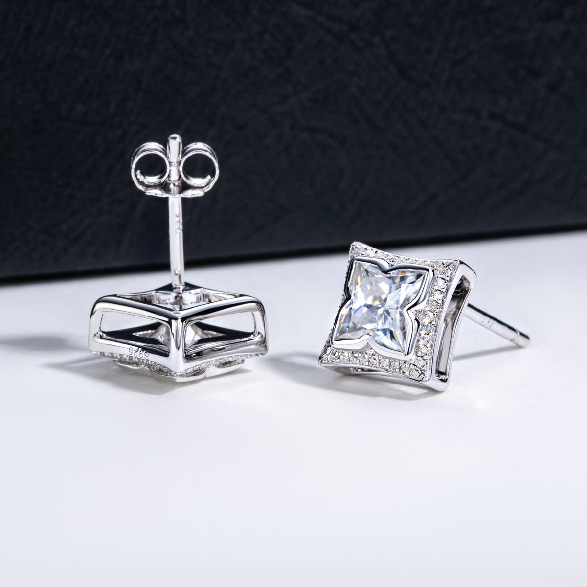 Mossanite S925 Sterling Silver Micro-Set Four-Leaf Clover Stud Earrings