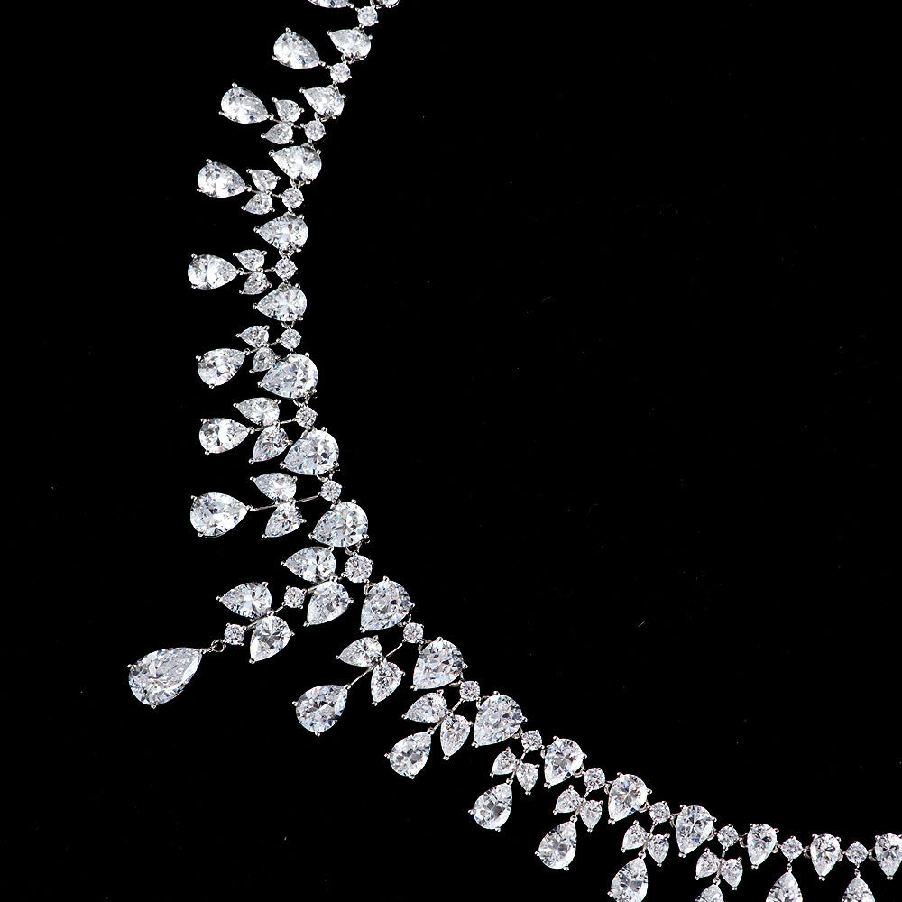 Collar de plata esterlina 925 con lágrima blanca y cuenta de circón en forma de pera