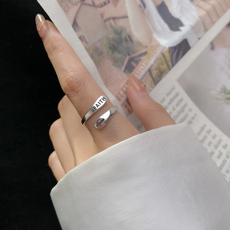 Anillo Ajustable Abierto con Cruz de Carta de Fe Vintage en Plata de Ley S925 con Óxido Antiguo y Estilo Geométrico