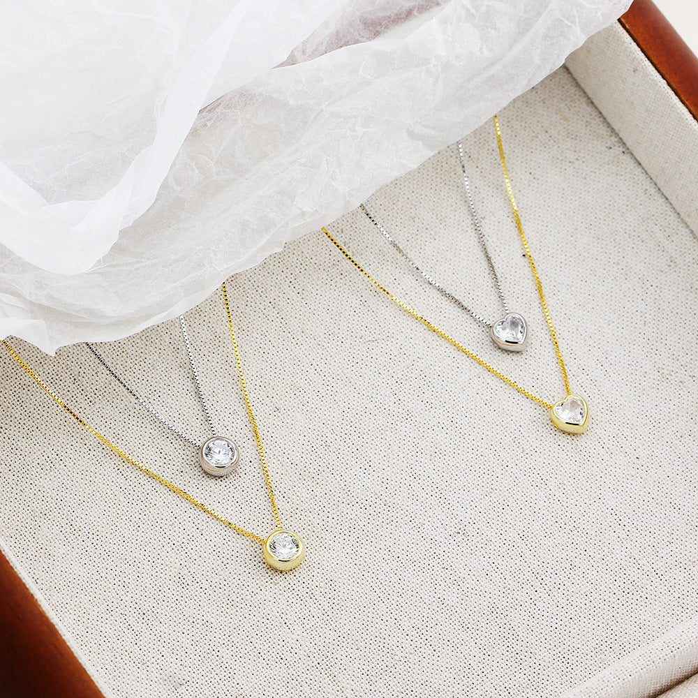 Collar de plata esterlina 925 con dijes de cuentas de circonia cúbica redondos y en forma de corazón