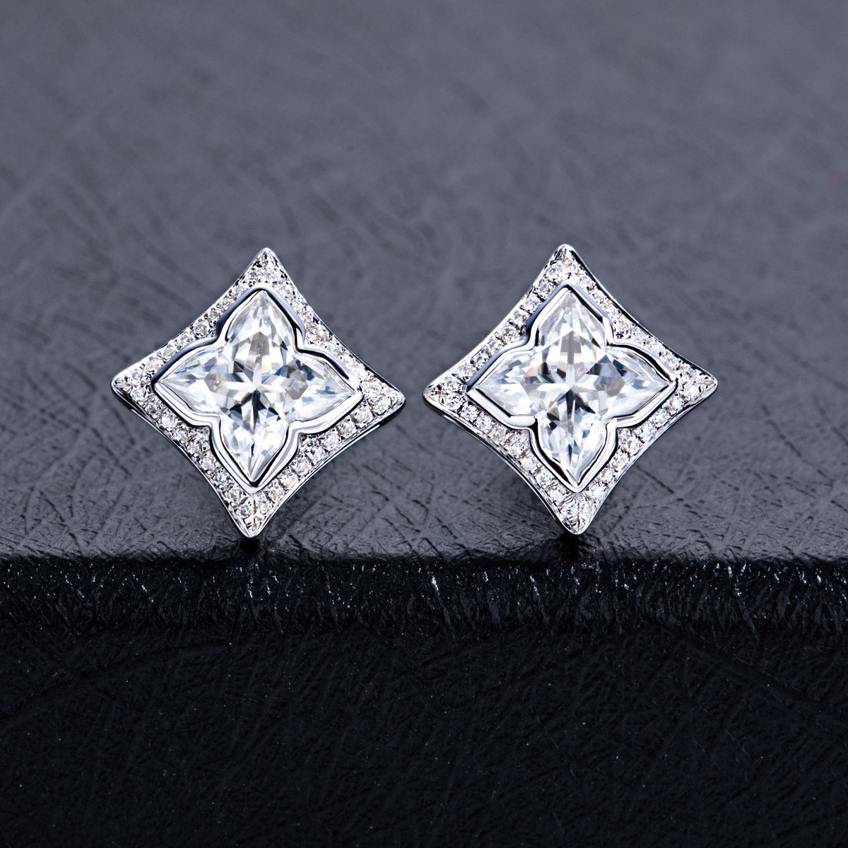 Mossanite S925 Sterling Silver Micro-Set Four-Leaf Clover Stud Earrings