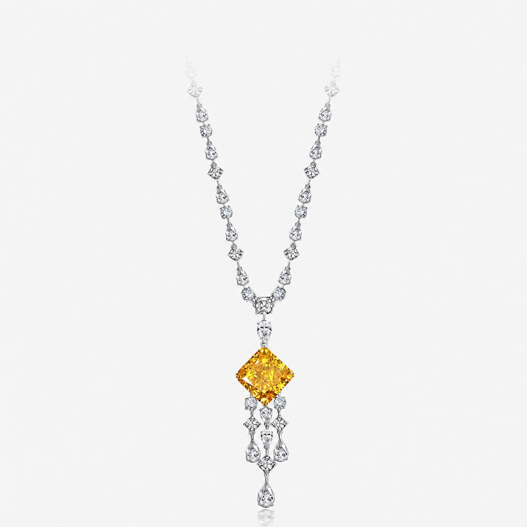 Colgante con borla de circonia cúbica cuadrada amarilla en un collar de plata esterlina 925