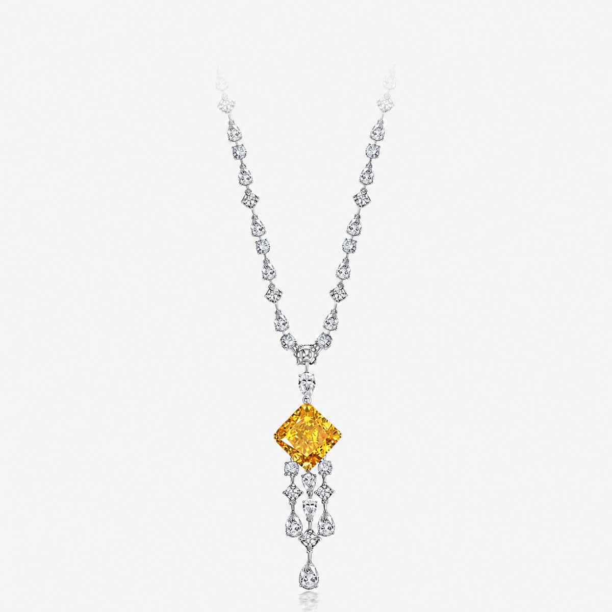Colgante con borla de circonia cúbica cuadrada amarilla en un collar de plata esterlina 925