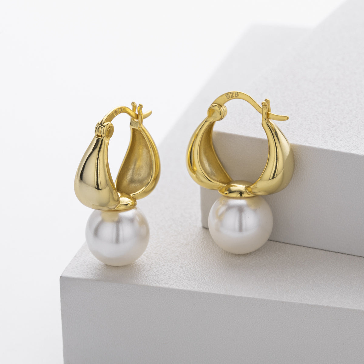 Elegant Geometric Design 925 Sterling Silver with Gold Plating Natural Pearl Drop Earrings