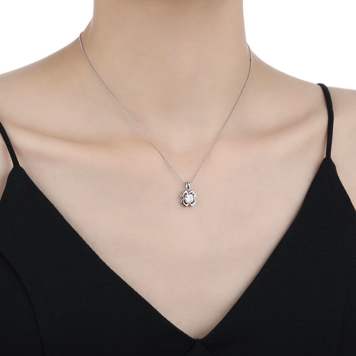 Collar de cadena de bolas de plata de ley 925 con circonia cúbica y flor de trébol