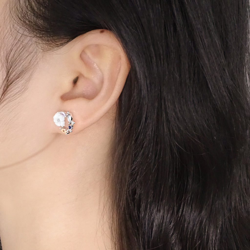 Beautiful Shell Flower CZ Garland 925 Sterling Silver Stud Earrings