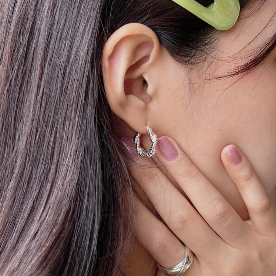 Elegant Twisted Rope Design 925 Sterling Silver Gold Plated Earrings for Women Fashion Geometric Korean Style Jewelry 2026 New Release Party Gift