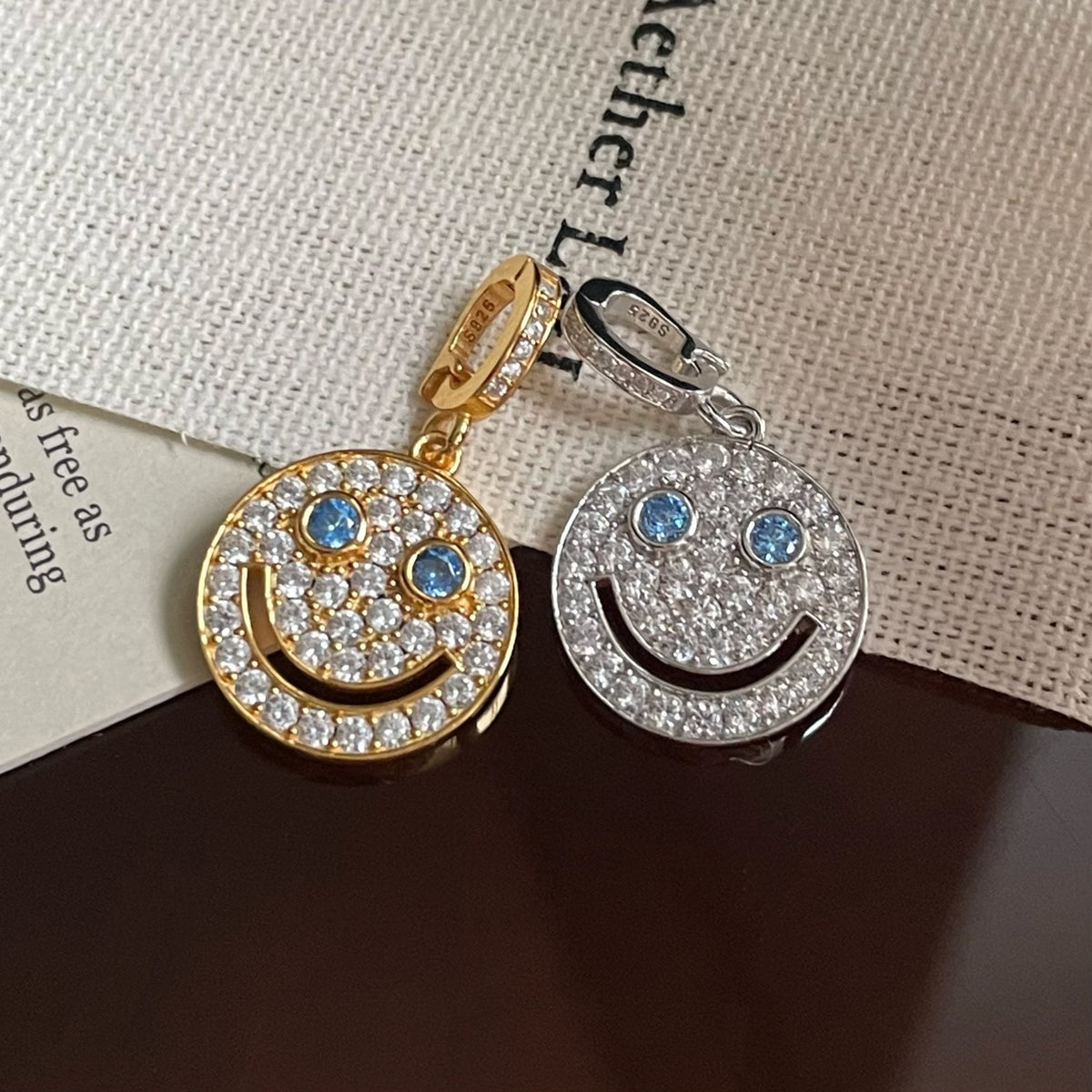 925 Sterling Silver Blue Smiley-Face Zirconia Round  Elegant and Sweet Necklace Pendant