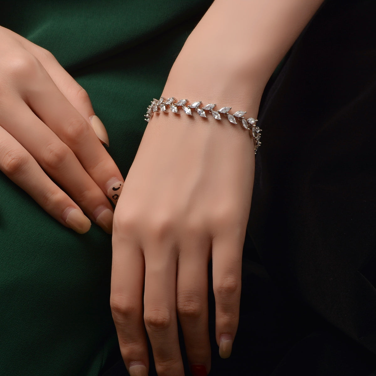 Pulsera de cadena de bolas con eslabones de enredadera elegante de plata S925 con circonia de corte marquesa