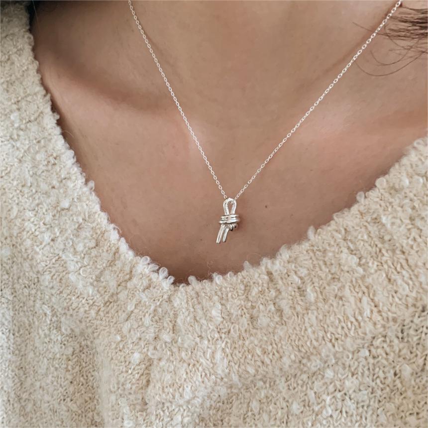 Simple Irregular Knot 925 Sterling Silver Necklace