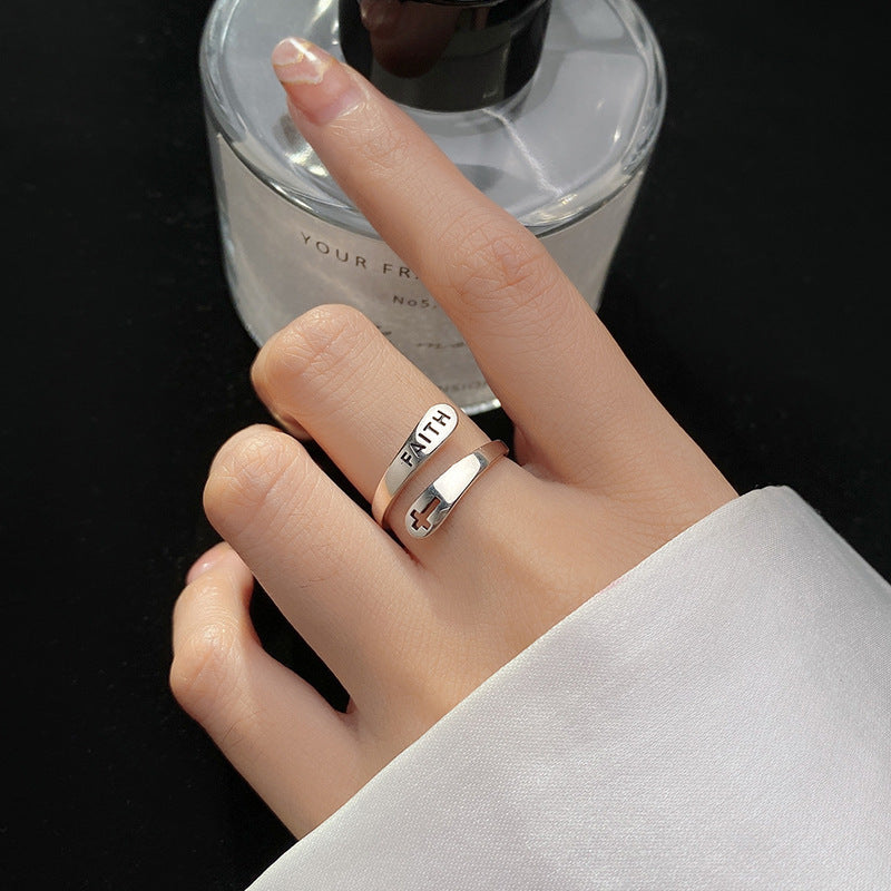 Anillo Ajustable Abierto con Cruz de Carta de Fe Vintage en Plata de Ley S925 con Óxido Antiguo y Estilo Geométrico