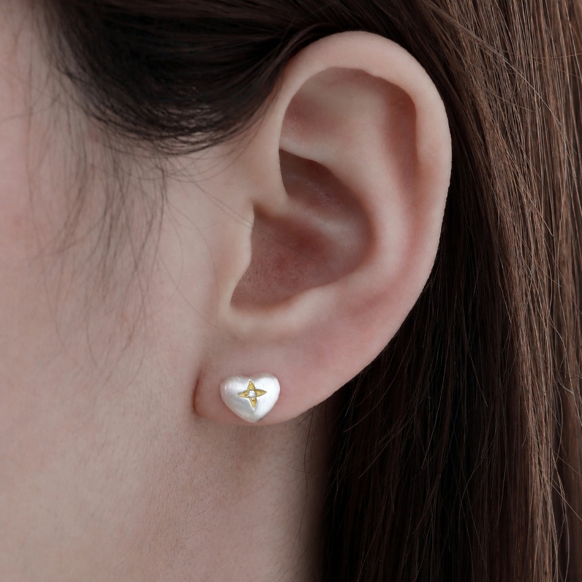 Brushed Heart-Shaped Zirconia Two Tone 925 Sterling Silver Gold-Plated Star Patterned Heart Stud Earrings