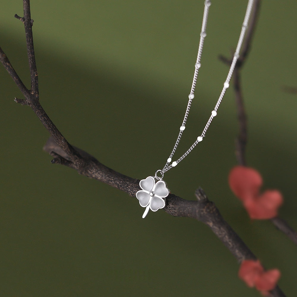 Elegant Four Leaf Clover White Cat Eye Stone 925 Sterling Silver Necklace Fashionable Light Luxury Design for Women Office Daily Wear