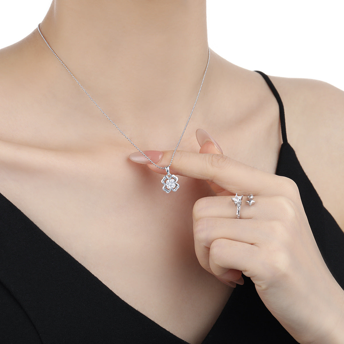 Collar de cadena de bolas de plata de ley 925 con circonia cúbica y flor de trébol