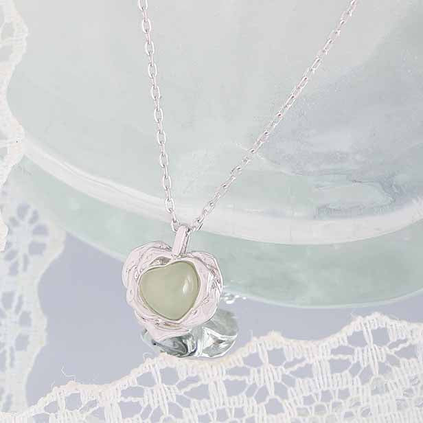 Women Green Crystal Heart Flower Border 925 Sterling Silver Necklace