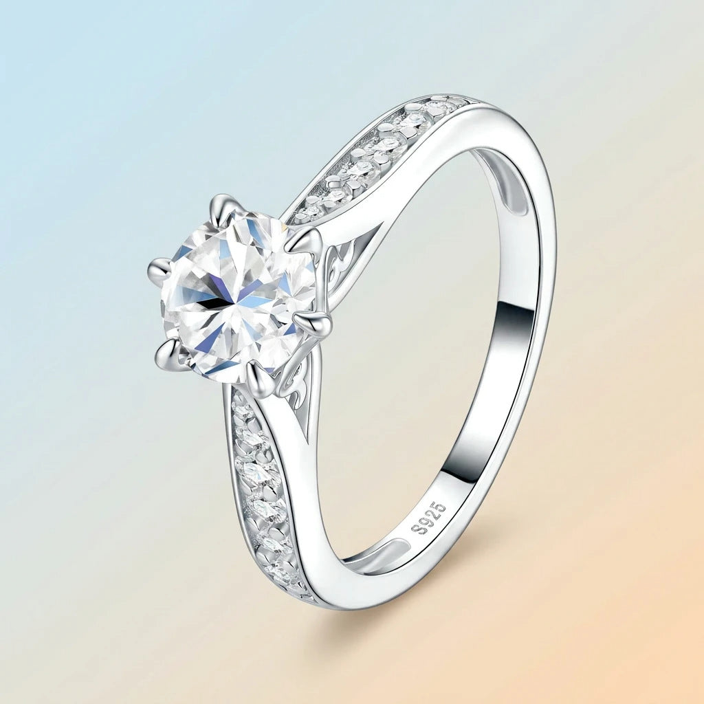 Anillo de plata de ley 925 con moissanita y engaste de seis puntas