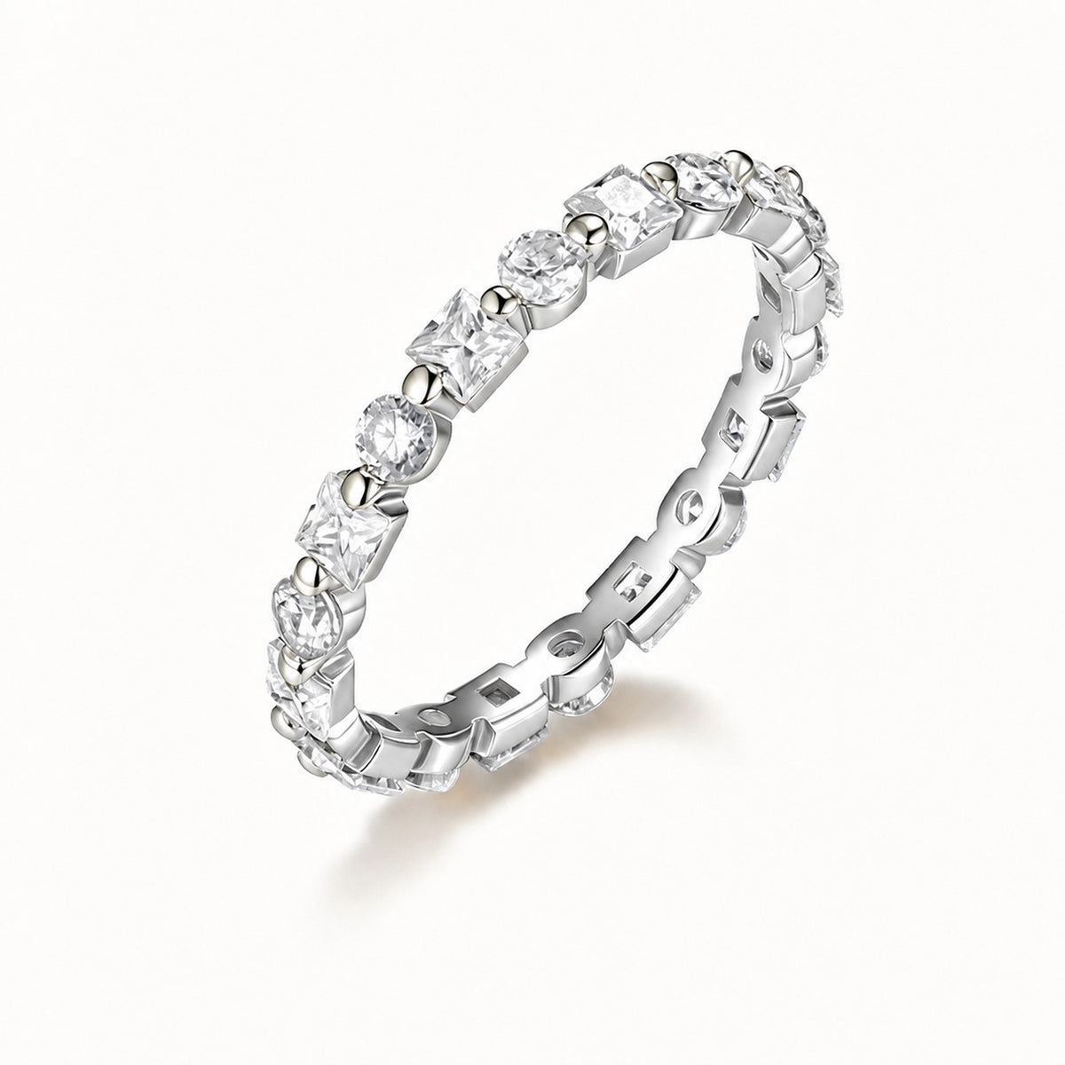 Minimalist and Lightly Luxurious Alternating Moissanite Inlay   925 Sterling Silver Ring
