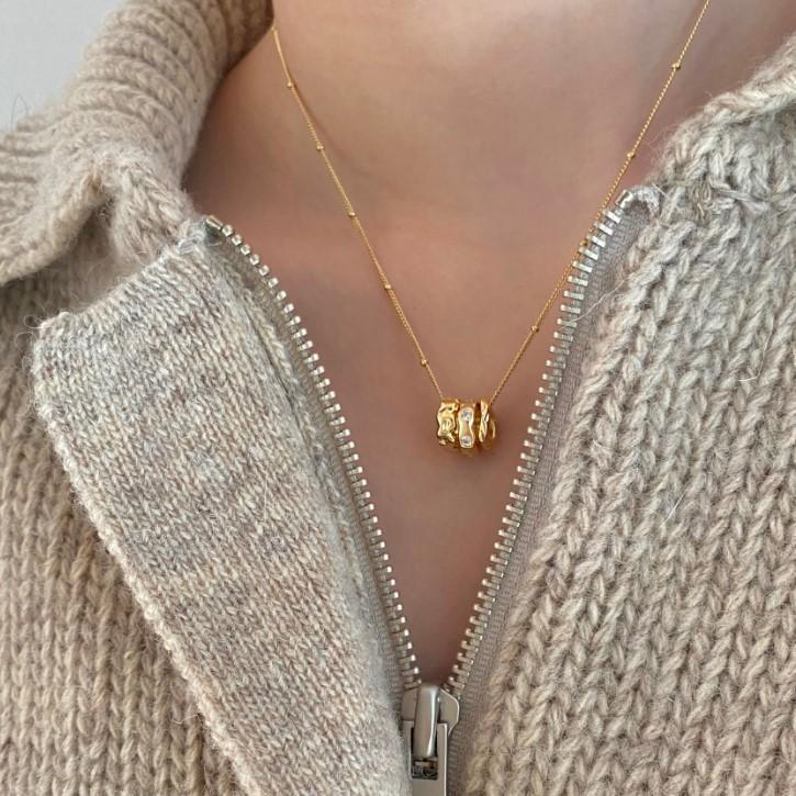 Elegant Geometric Cubic Zirconia Beaded Pendant Necklace