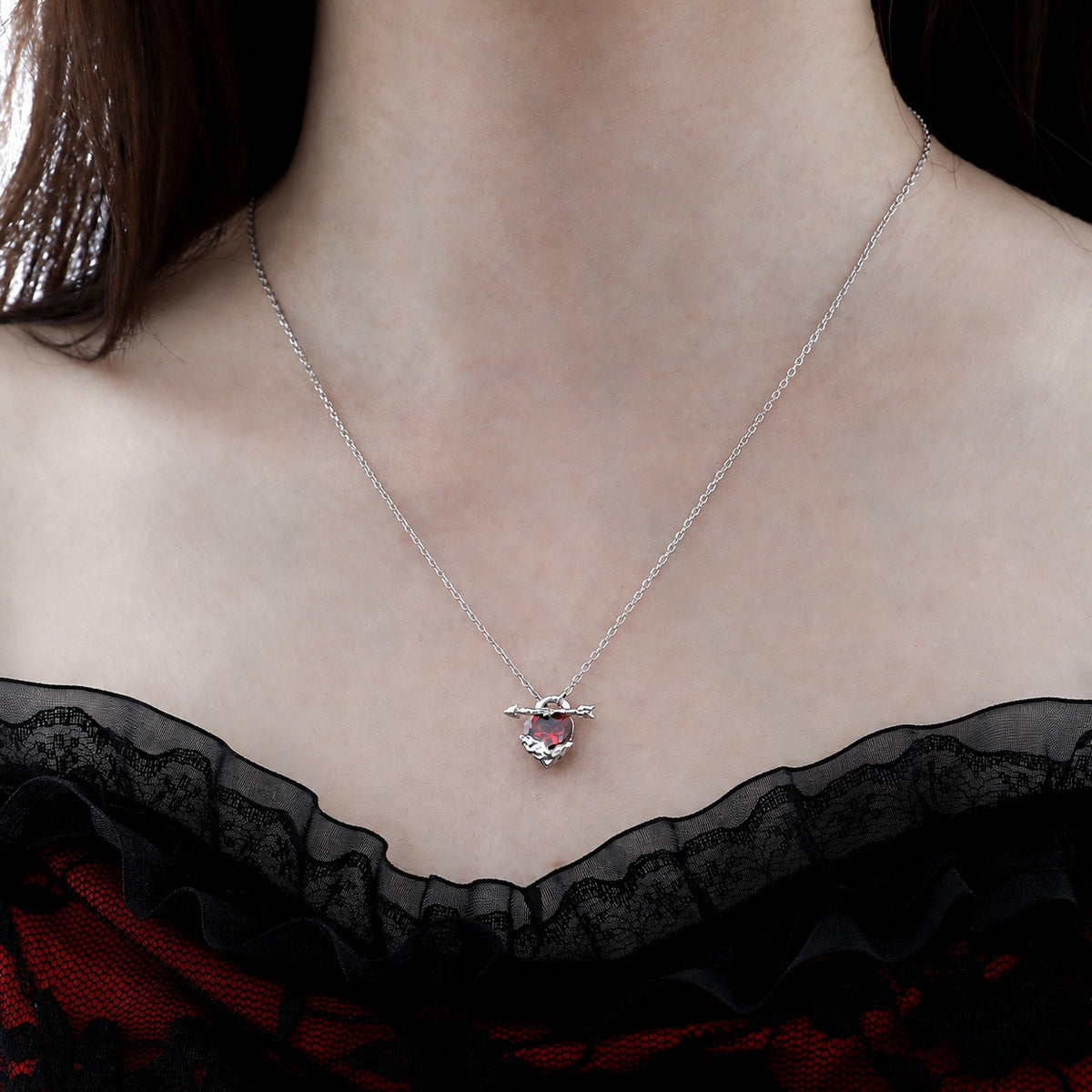 Red Heart Cupid's Arrow Zirconia 925 Sterling Silver Romantic and Minimalist Collar Bone Necklace
